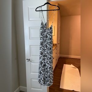LOFT black and white floral summer dress!